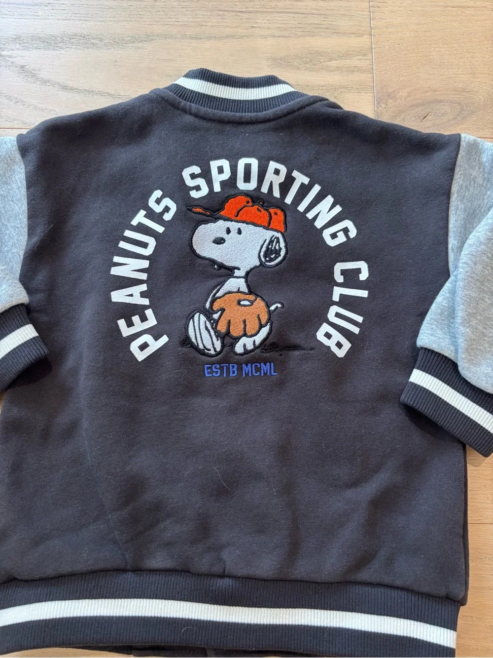 H&M kid black and grey snoopy bomber jacket, US 3/4T